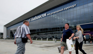 На аэропорт Владивостока претендуют Вексельберг, Троценко и Дерипаска