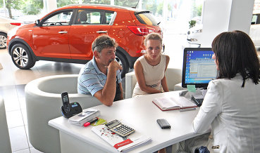 Продажи легковых машин и LCV в России сократились в апреле на 41,5%