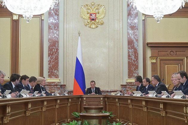 #Председатель правительства РФ Дмитрий Медведев проводит заседание кабинета министров РФ в Доме правительства РФ.