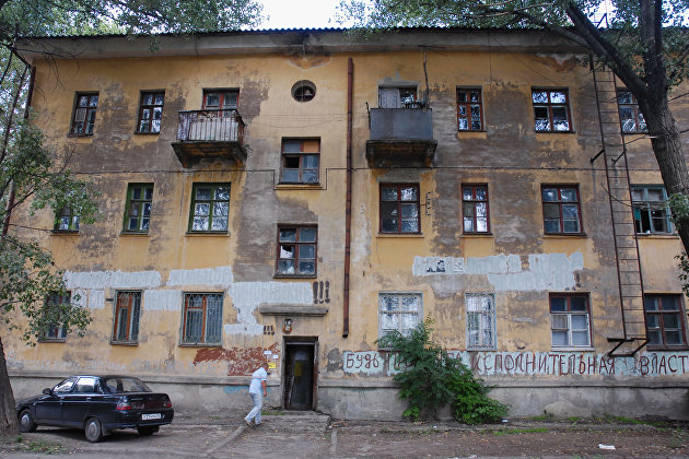 Михаил Мишустин распорядился выделить более 100 миллиардов рублей на расселение из аварийного жилья