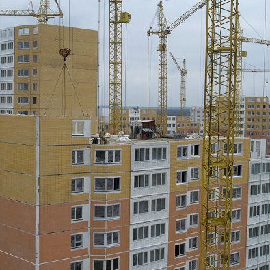 Объем строительных услуг в РФ в 2012 г вырос на 2,4% - до 5,7 трлн руб