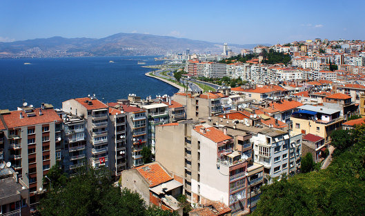Вид на турецкий город Измир