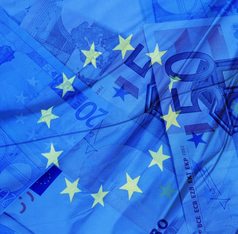 Флаг и деньги Евросоюза