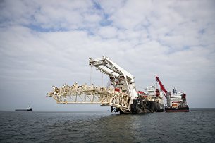 Судно Solitaire во время проведения работ по укладке труб газопровода "Северный поток-2" в Финском заливе. 5 сентября 2018