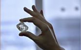 "Алроса" добыла самый крупный за последние годы алмаз массой более 230 карат