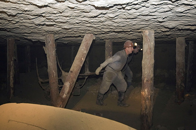 Четыре человека погибли при обрушении на шахте "Воргашорская" в Коми