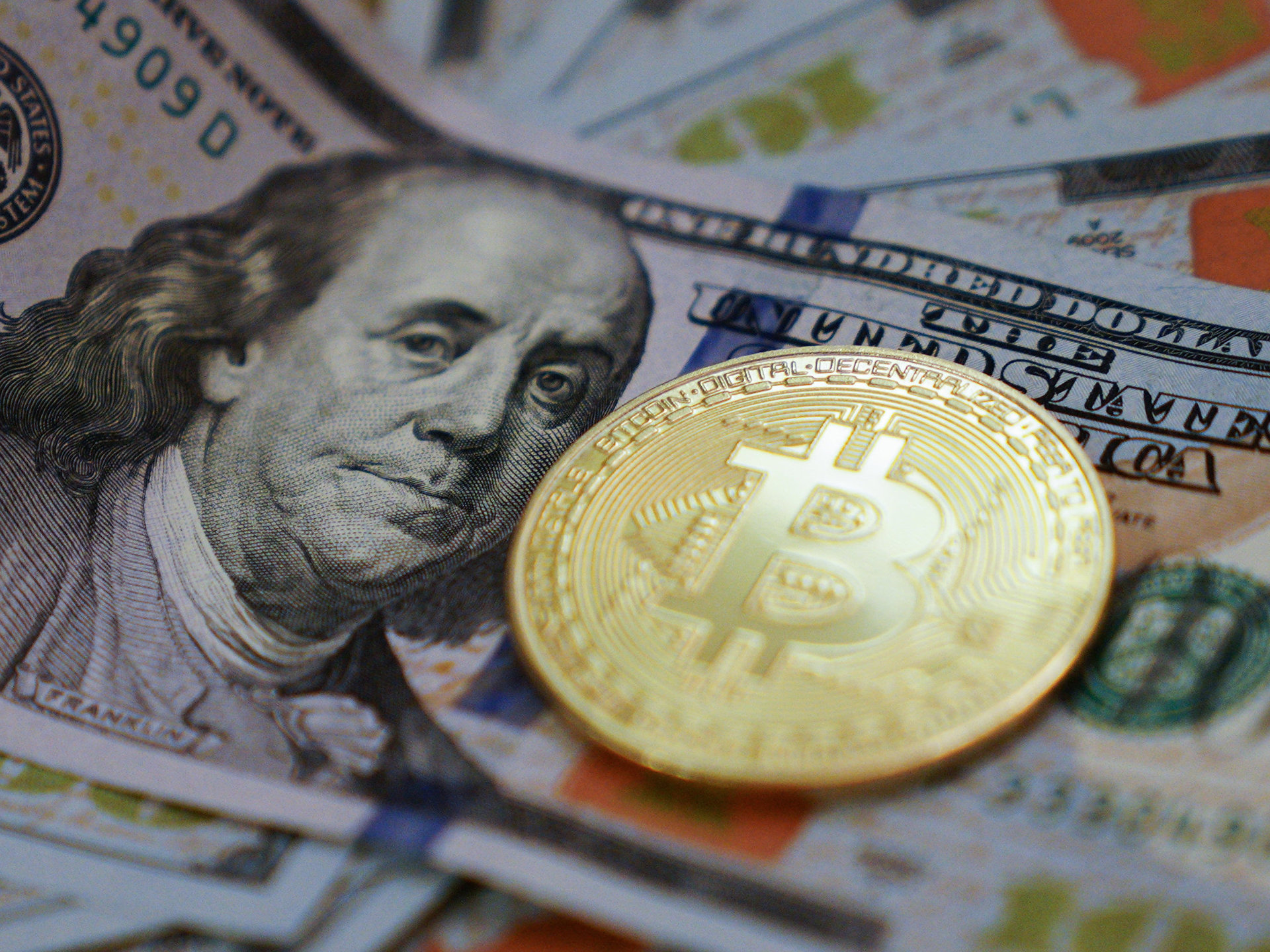 Обмен биткоин российский рубль в долларах roblox bitcoin miner fandom