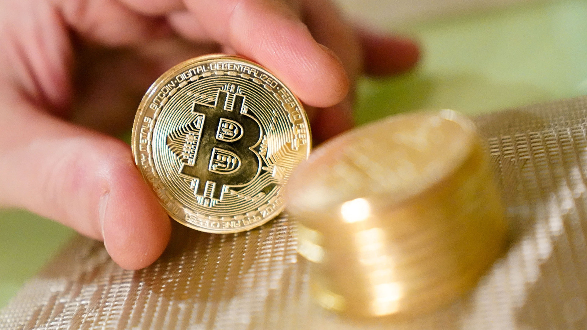 Приложение bitcoin как выводить обмен валют на сенной