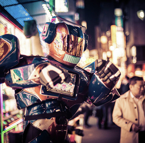 Робот на улице в Токио