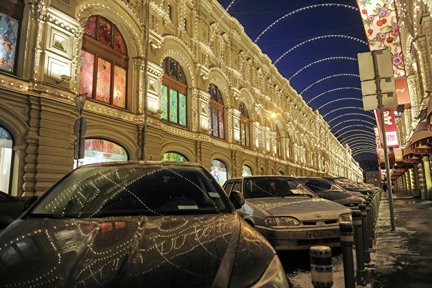 Власти Москвы рассказали о бесплатных парковках в новогодние праздники