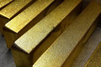 Производство золотых слитков на заводе 