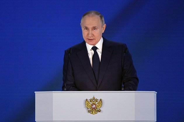 Кремль своевременно сообщит о сроках послания Путина Федеральному собранию