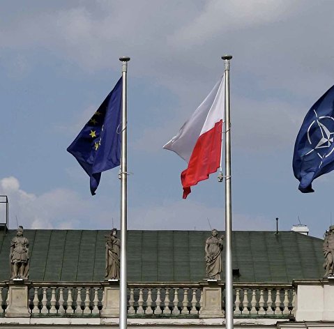 Флаги: Польши, ЕС и НАТО
