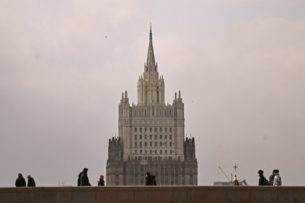 Здание Министерства иностранных дел РФ на Смоленской-Сенной площади0