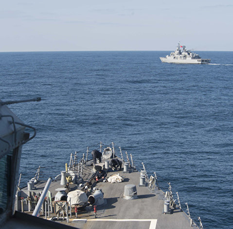 Военные корабли США и Турции в Черном море