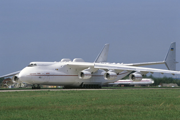 Тяжелый транспортный самолет Ан-225 "Мрия"