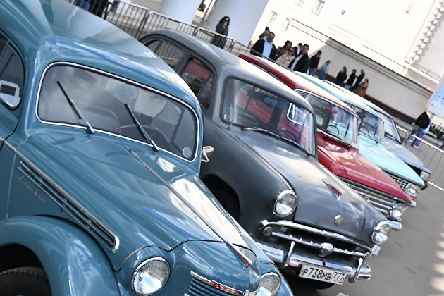 Выставка ретро-автомобилей на ВДНХ