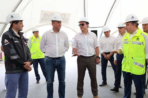 Полпред в ПФО Комаров и глава Самарской области Азаров проверили, как строят дорогу "Обход Тольятти"