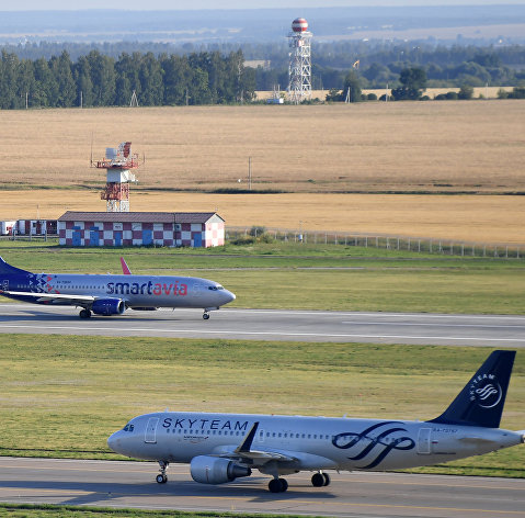 Самолеты Airbus A320-214 (WL) и Boeing 737-8GJ (WL)