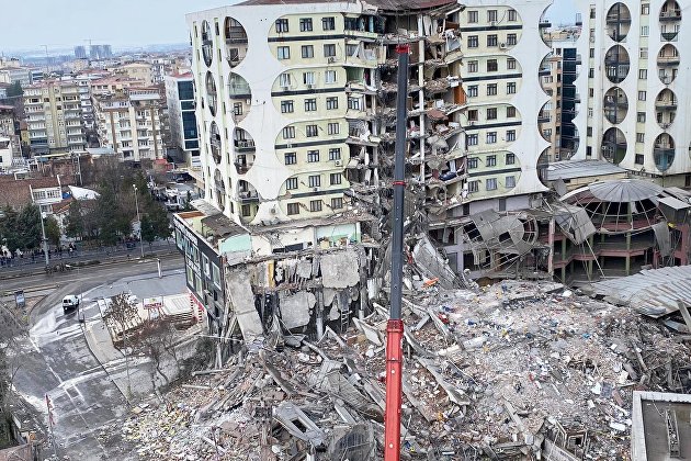 Более десяти тысяч турок предложили жилье пострадавшим от землетрясений