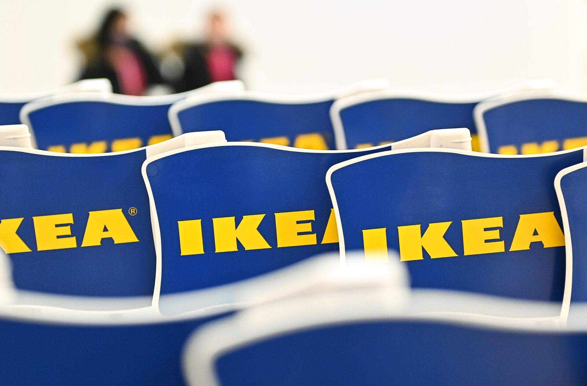 Флажки с логотипом в магазине IKEA - ПРАЙМ, 1920, 28.06.2022