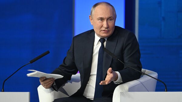 Песков прокомментировал попытки отследить Путина из-за рубежа